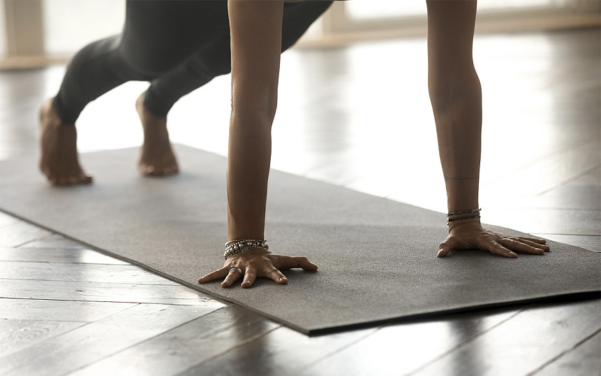 Photo high plank pose